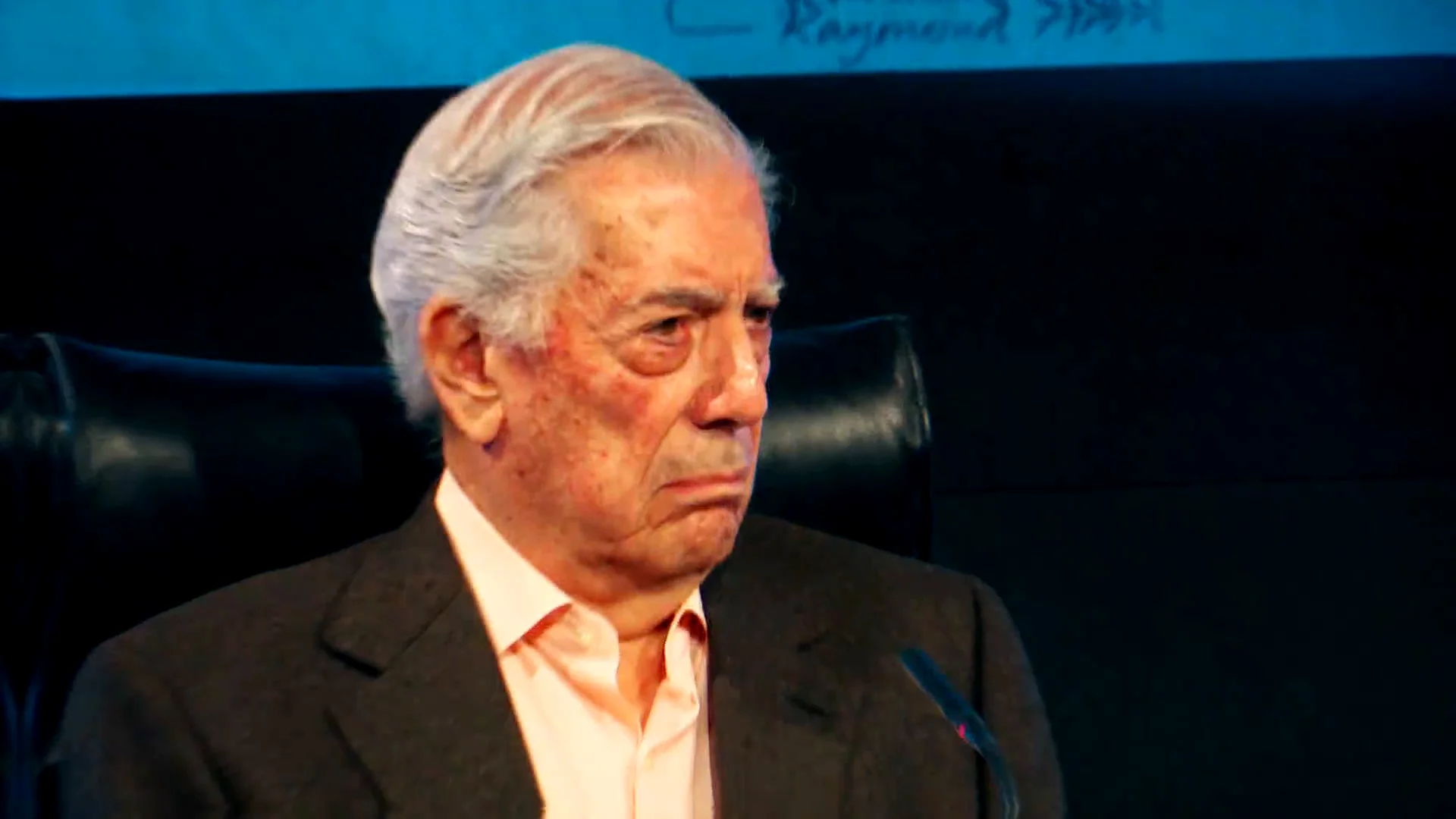 Los secretos de belleza de Mario Vargas Llosa incluyen la gimnasia china e ingerir &uacute;nicamente l&iacute;quidos