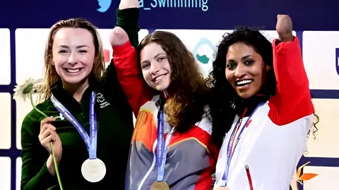 Anastasiya Dmytriv, en el centro con la medalla de oro Anastasiya Dmytriv, en el centro con la medalla de oro