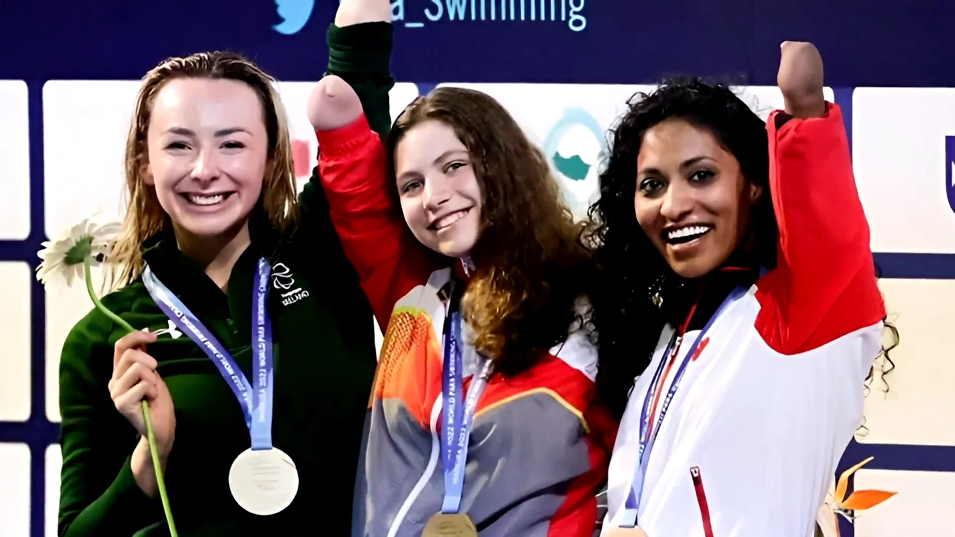 Anastasiya Dmytriv, en el centro con la medalla de oro Anastasiya Dmytriv, en el centro con la medalla de oro