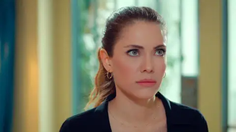Ender explica su malvado plan a Yildiz: ¡Quiere pillarla con Halit en un hotel! Ender explica su malvado plan a Yildiz: ¡Quiere pillarla con Halit en un hotel!