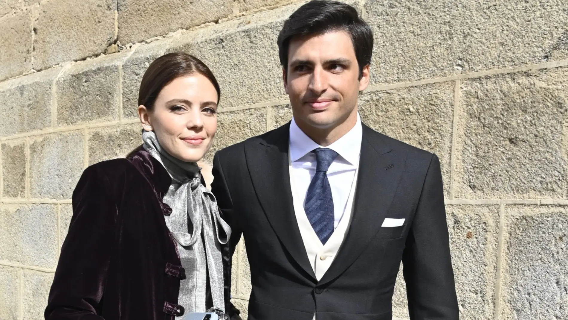 Carlos Sainz Jr. junto a su novia, Isabel Hernáez