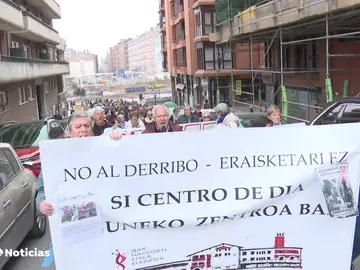 Los mayores de Getxo, en contra del derribo del Hogar del Jubilado de Romo Los mayores de Getxo, en contra del derribo del Hogar del Jubilado de Romo