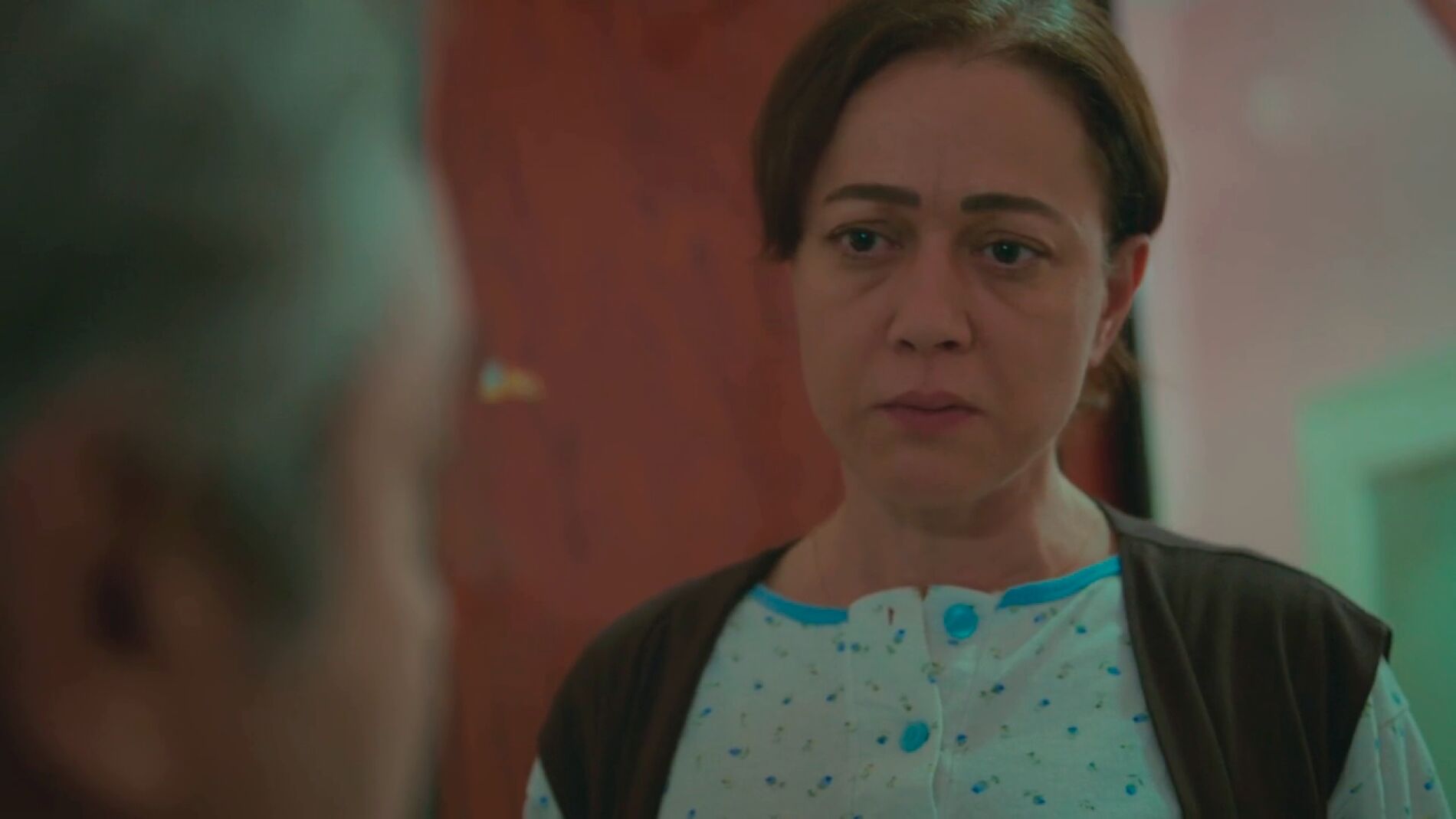 Hatice defiende a Sirin delante de Enver: &ldquo;Mi hija no est&aacute; loca&rdquo;