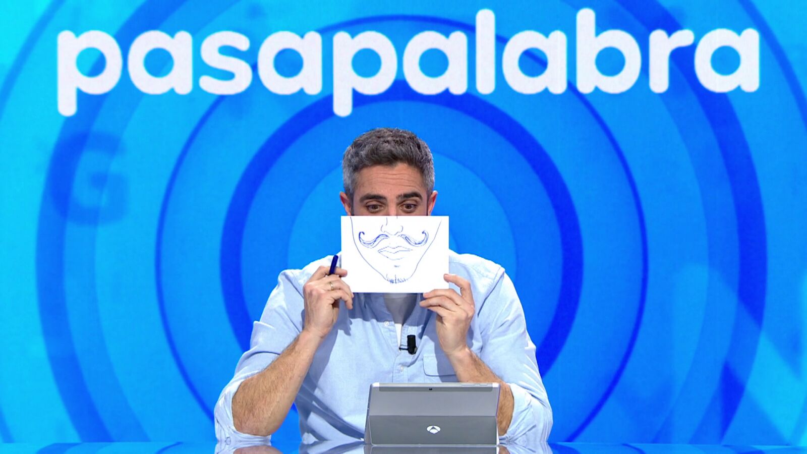 El divertido lapsus de Llum Barrera al confundir a Camilo… ¡con Quevedo!