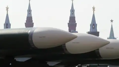 Misiles rusos en un desfile en la Plaza Roja Misiles rusos en un desfile en la Plaza Roja