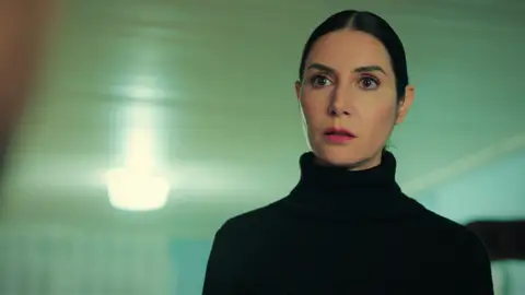 Resul se disculpa con Suzan y le pide que vuelva a trabajar con él: ¿Aceptará? Resul se disculpa con Suzan y le pide que vuelva a trabajar con él: ¿Aceptará?