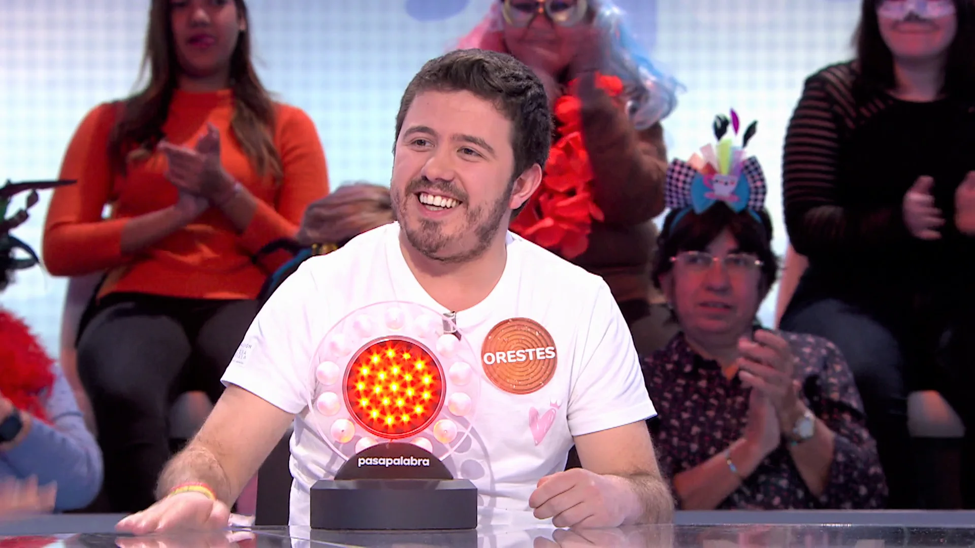 El chiste de Orestes sobre una cantante: “Le salieron gratis todos los estudios académicos” El chiste de Orestes sobre una cantante: “Le salieron gratis todos los estudios académicos”