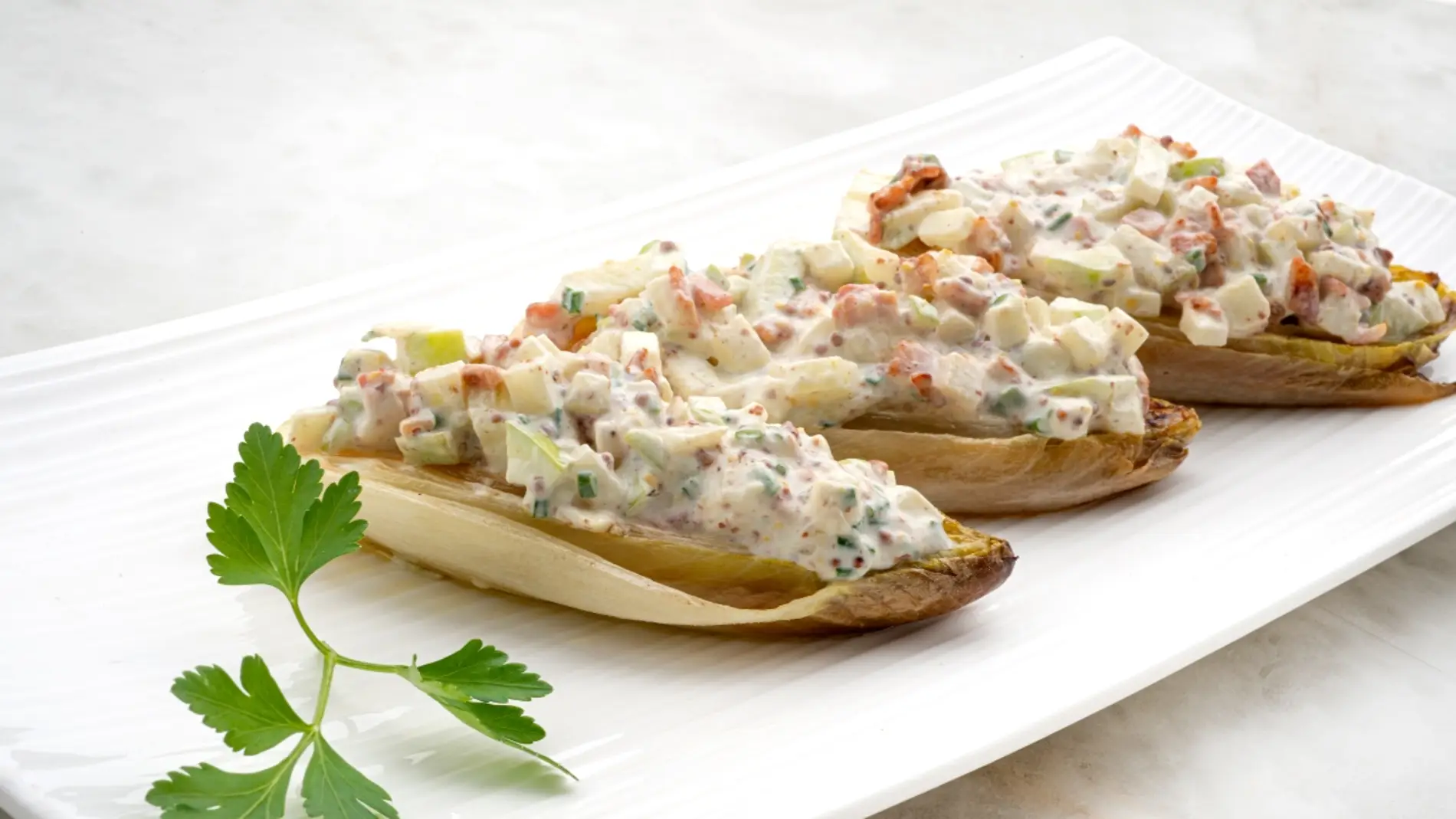 Endibias a la plancha con salsa de yogur y mostaza, la receta rápida y ...