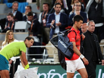 Djokovic abandona la Philippe Chatrier tras perder ante Nadal en el Roland Garros 2022