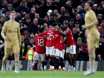 Los jugadores del Manchester celebran un gol ante el Barça en Old Trafford (2-1)
