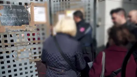 Las puertas de una oficina de Seguridad Social en Madrid Las puertas de una oficina de Seguridad Social en Madrid