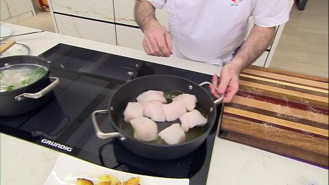 Dóralos en la misma tartera donde has dorado las patatas
