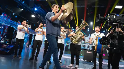 ¡Música maestro! La faena de Jesulín de Ubrique al ritmo de pasodoble ¡Música maestro! La faena de Jesulín de Ubrique al ritmo de pasodoble