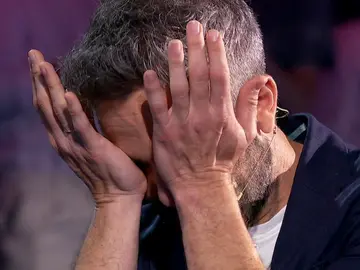 Las lágrimas de Roberto Leal y un jurado en píe ante la hazaña de Rosa López en la Apnea Las lágrimas de Roberto Leal y un jurado en píe ante la hazaña de Rosa López en la Apnea