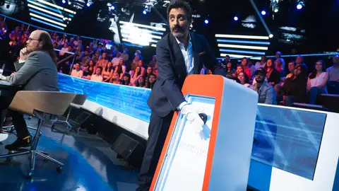 Juan del Val interrumpe la victoria de Rosa y pulsa el botón de la injusticia: “Primero lo voy a pulsar y luego te argumento porqué” Juan del Val interrumpe la victoria de Rosa y pulsa el botón de la injusticia: “Primero lo voy a pulsar y luego te argumento porqué”