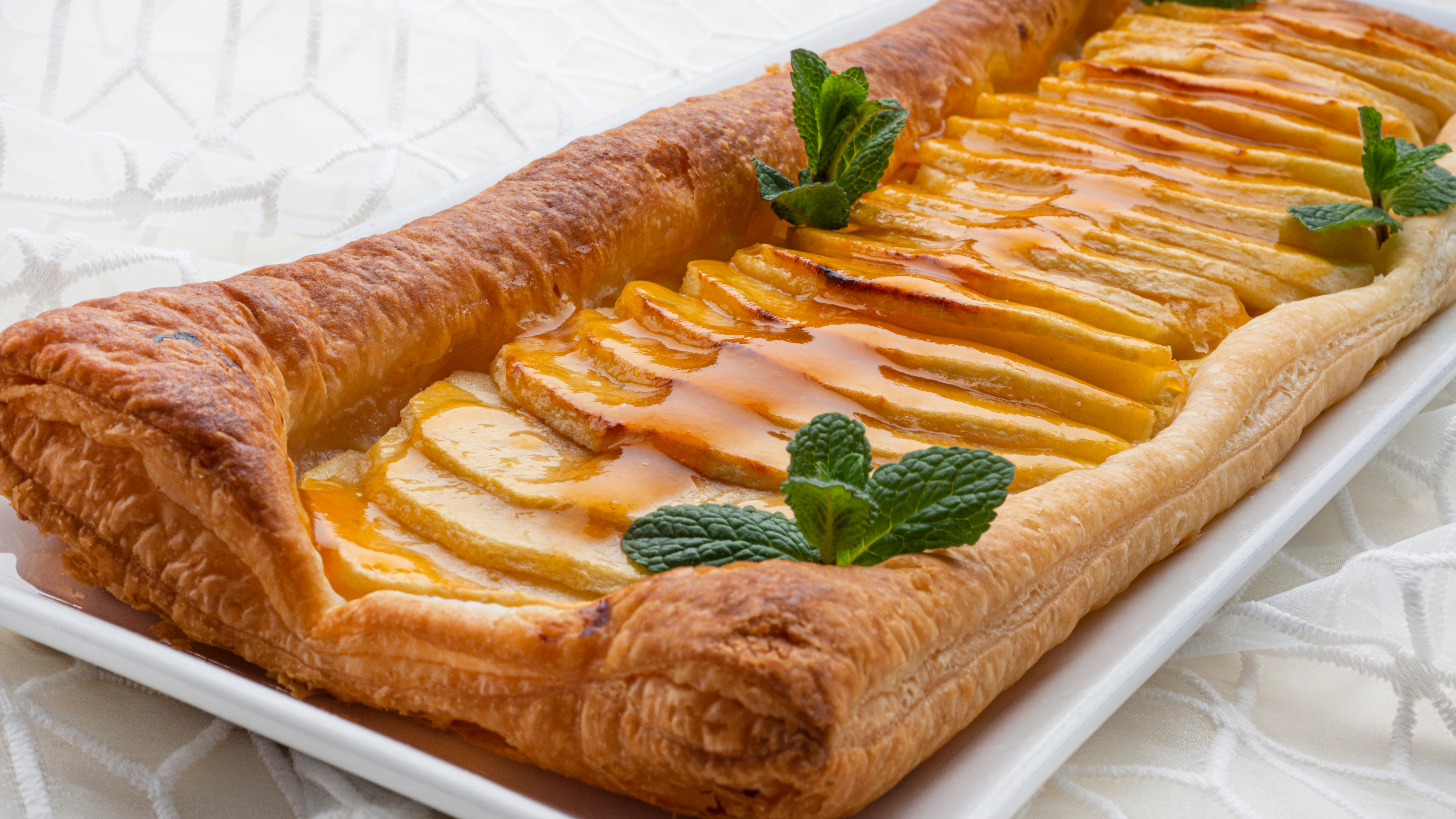 El postre "fácil, rico y distinto" de Karlos Arguiñano: hojaldre de manzana y crema El postre "fácil, rico y distinto" de Karlos Arguiñano: hojaldre de manzana y crema