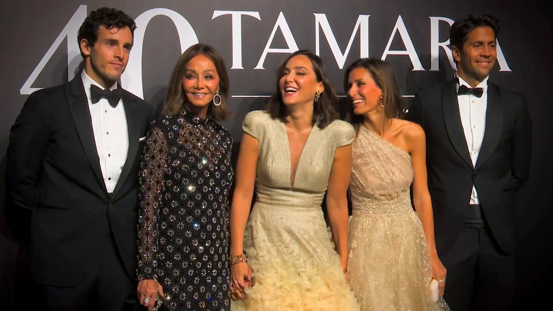 Isabel Presyler no entiende el vestido de boda de Tamara Falcó: ¿Cuál sería el ideal según ella? Isabel Presyler no entiende el vestido de boda de Tamara Falcó: ¿Cuál sería el ideal según ella?