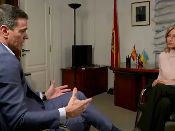 Pedro Sánchez con Susanna Griso en Kyiv. Pedro Sánchez con Susanna Griso en Kyiv.