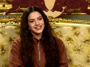 Rosalía vuelve a hacer historia y se convierte en la primera mujer en recibir un importante galardón musical Rosalía vuelve a hacer historia y se convierte en la primera mujer en recibir un importante galardón musical