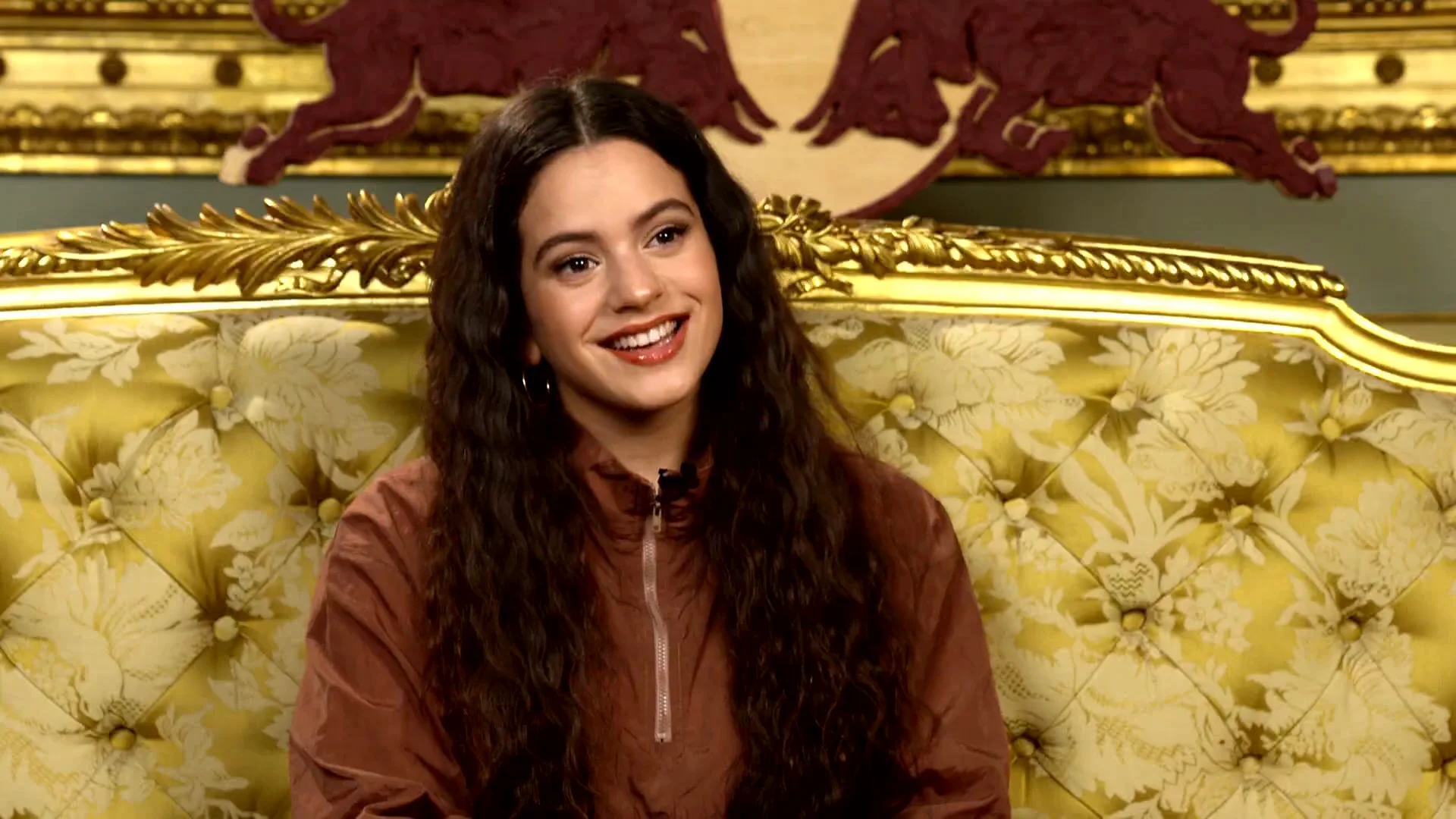 Rosalía vuelve a hacer historia y se convierte en la primera mujer en recibir un importante galardón musical Rosalía vuelve a hacer historia y se convierte en la primera mujer en recibir un importante galardón musical