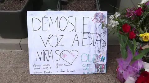 Uno de los mensajes en recuerdo a Alana y Leila Uno de los mensajes en recuerdo a Alana y Leila