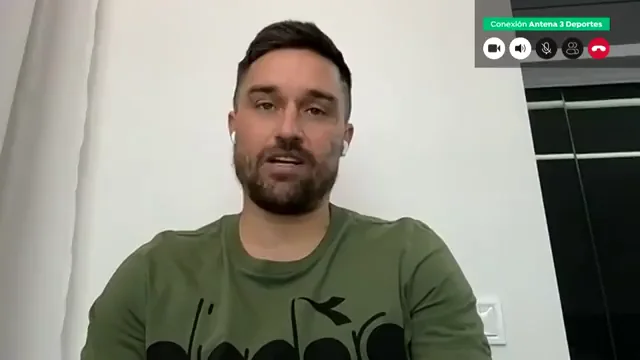 Antena 3 Deportes entrevista al extenista Alexandr Dolgopolov desde el frente en Ucrania Antena 3 Deportes entrevista al extenista Alexandr Dolgopolov desde el frente en Ucrania