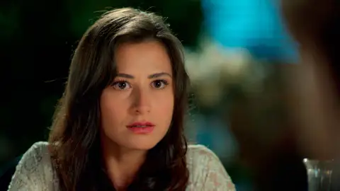 Fikret se sincera con Zeynep: “Me enamoré de Züleyha?” Fikret se sincera con Zeynep: “Me enamoré de Züleyha?”