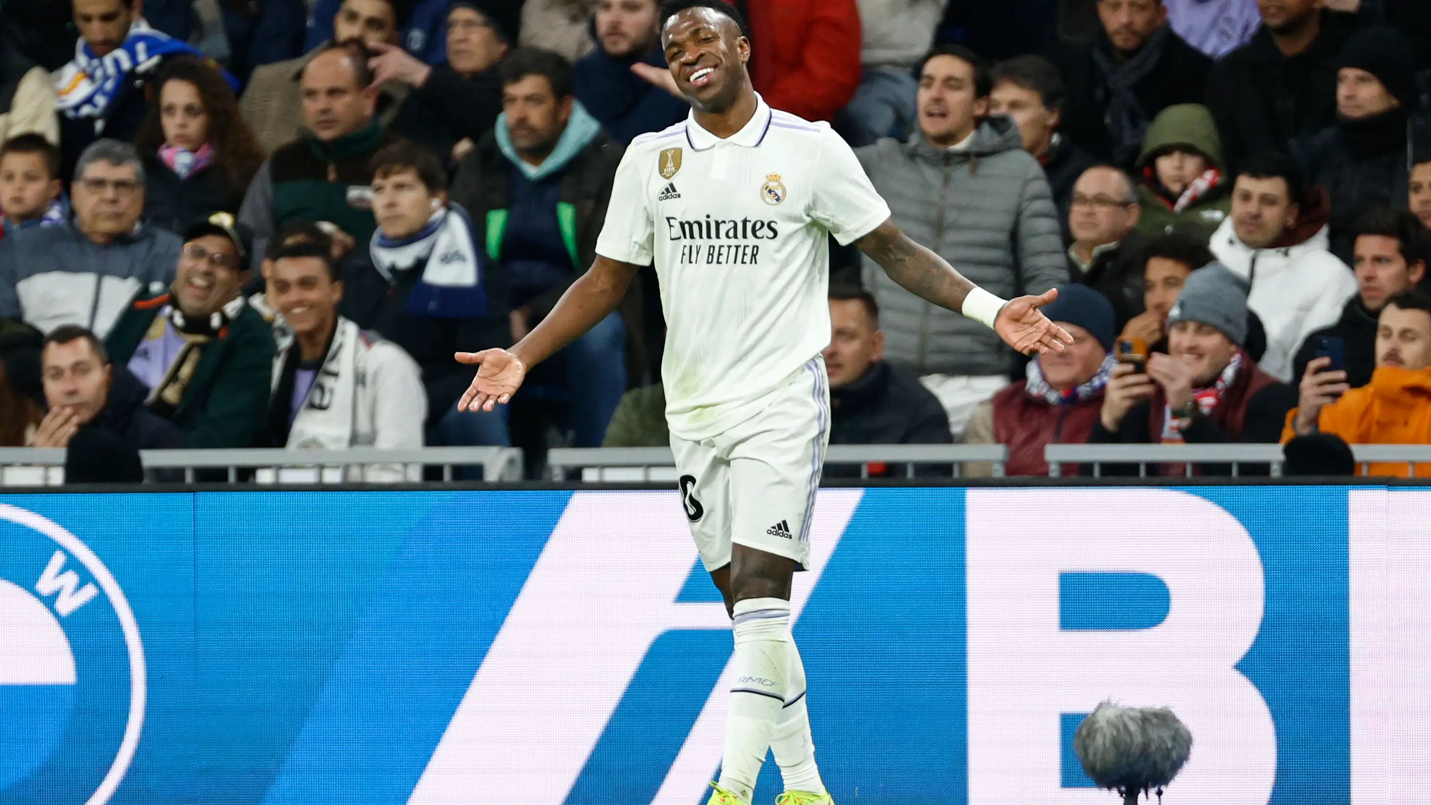 Vinicius se lamenta de una acción en el Real Madrid - Atlético Vinicius se lamenta de una acción en el Real Madrid - Atlético