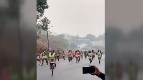 Explosión en una carrera en Camerún Explosión en una carrera en Camerún