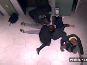 Vídeo: detienen a uno de los fugitivos más buscados por la Europol tras citarse con su pareja en un hotel de Madrid 
