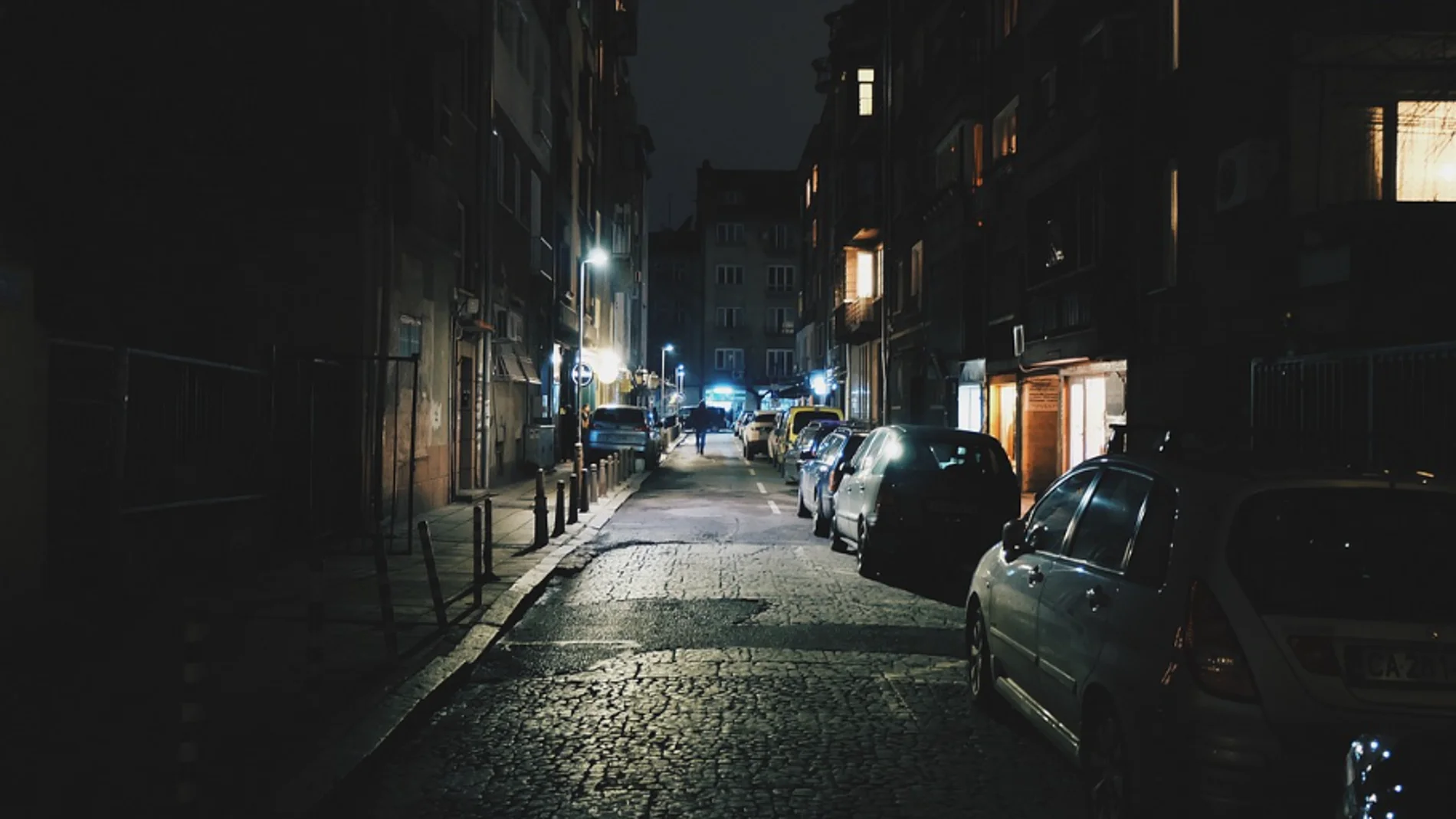 Imagen de una calle de noche