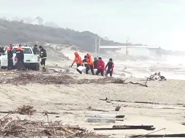 El naufragio de Calabria ha dejado al menos 67 muertes. El naufragio de Calabria ha dejado al menos 67 muertes.