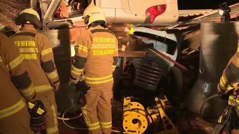 Trágico accidente de autobús en Austria Trágico accidente de autobús en Austria