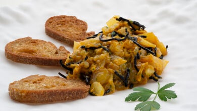 Revuelto de patatas y algas: un acompañamiento perfecto, por Karlos Arguiñano