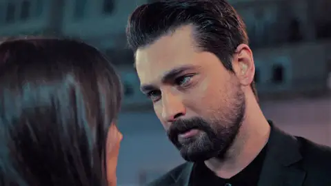 La química entre Alihan y Zeynep cada vez más real… ¿Pasará algo entre ellos? La química entre Alihan y Zeynep cada vez más real… ¿Pasará algo entre ellos?