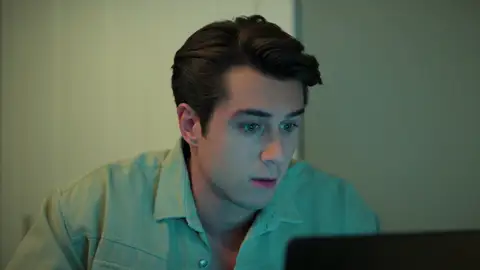 Doruk vuelve a discutir con Kaan y casi descubre que... ¡Akif mató al padre de Asiye! Doruk vuelve a discutir con Kaan y casi descubre que... ¡Akif mató al padre de Asiye!