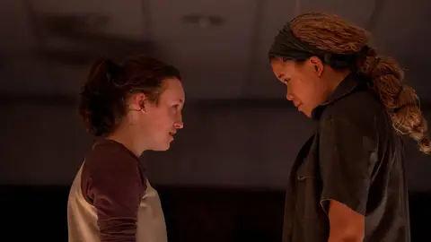 Bella Ramsey y Storm Reid como Ellie y Riley en 'The Last of Us' Bella Ramsey y Storm Reid como Ellie y Riley en 'The Last of Us'