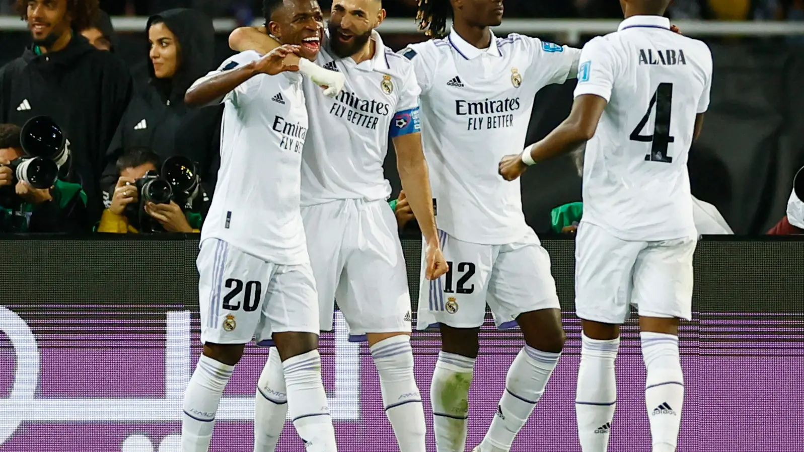 David Alaba celebra un gol con sus compañeros durante la final del Mundial de Clubes David Alaba celebra un gol con sus compañeros durante la final del Mundial de Clubes