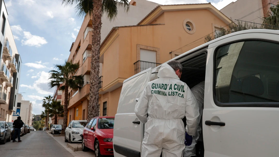 Guardia Civil en el lugar de los hechos Guardia Civil en el lugar de los hechos