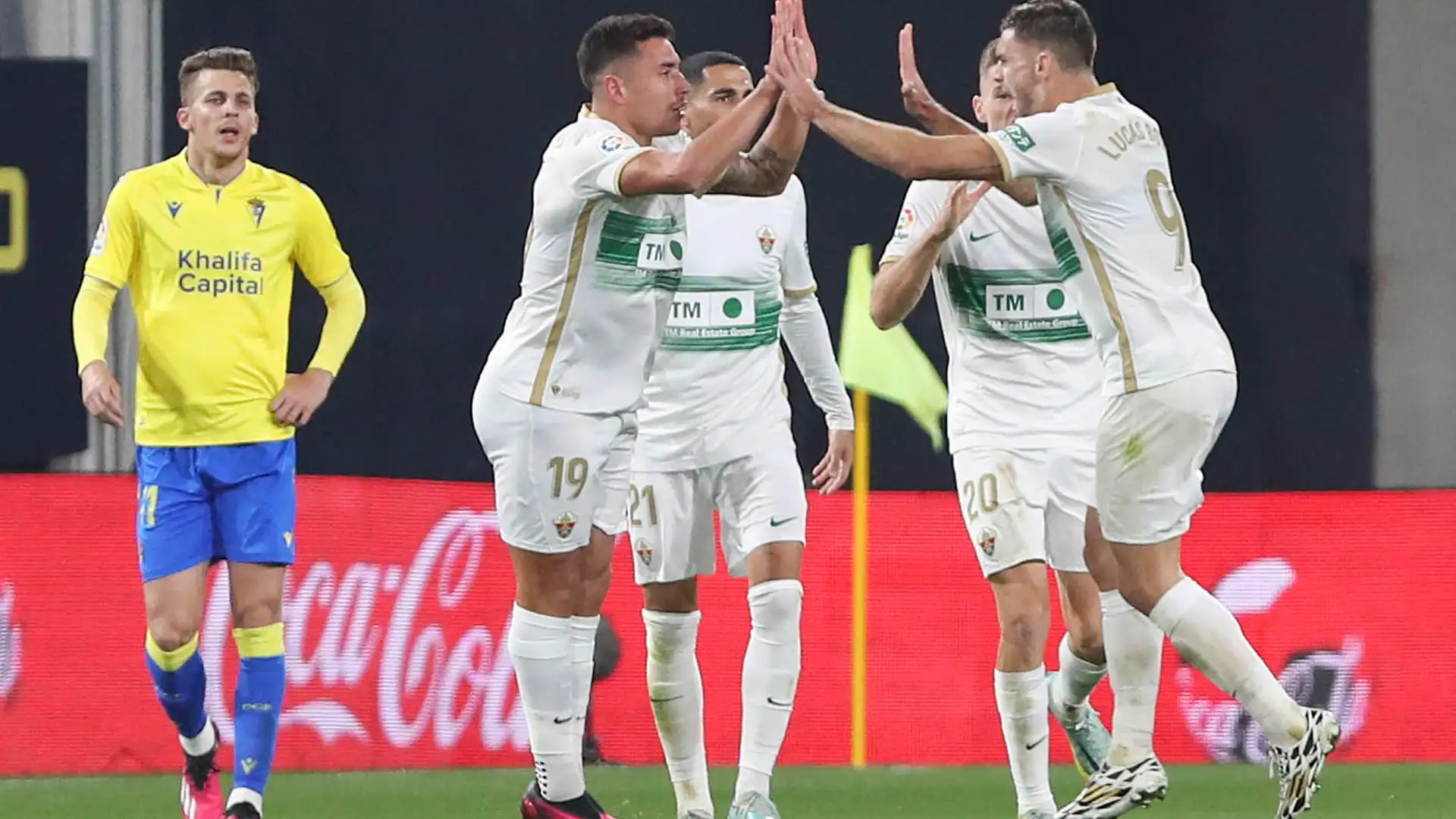 El Elche celebra el gol del empate al Cádiz el pasado 16 de enero El Elche celebra el gol del empate al Cádiz el pasado 16 de enero