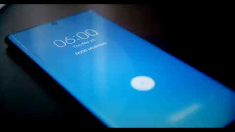 Denuncia que la empresa le entregue un paquete a las seis de la mañana: "El repartidor parecía que estaba pidiendo la queja" Denuncia que la empresa le entregue un paquete a las seis de la mañana: "El repartidor parecía que estaba pidiendo la queja"