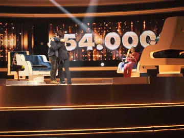 Héctor ignora el consejo de Elena Furiase… ¡y consigue los 54.000 euros del bote final! Héctor ignora el consejo de Elena Furiase… ¡y consigue los 54.000 euros del bote final!