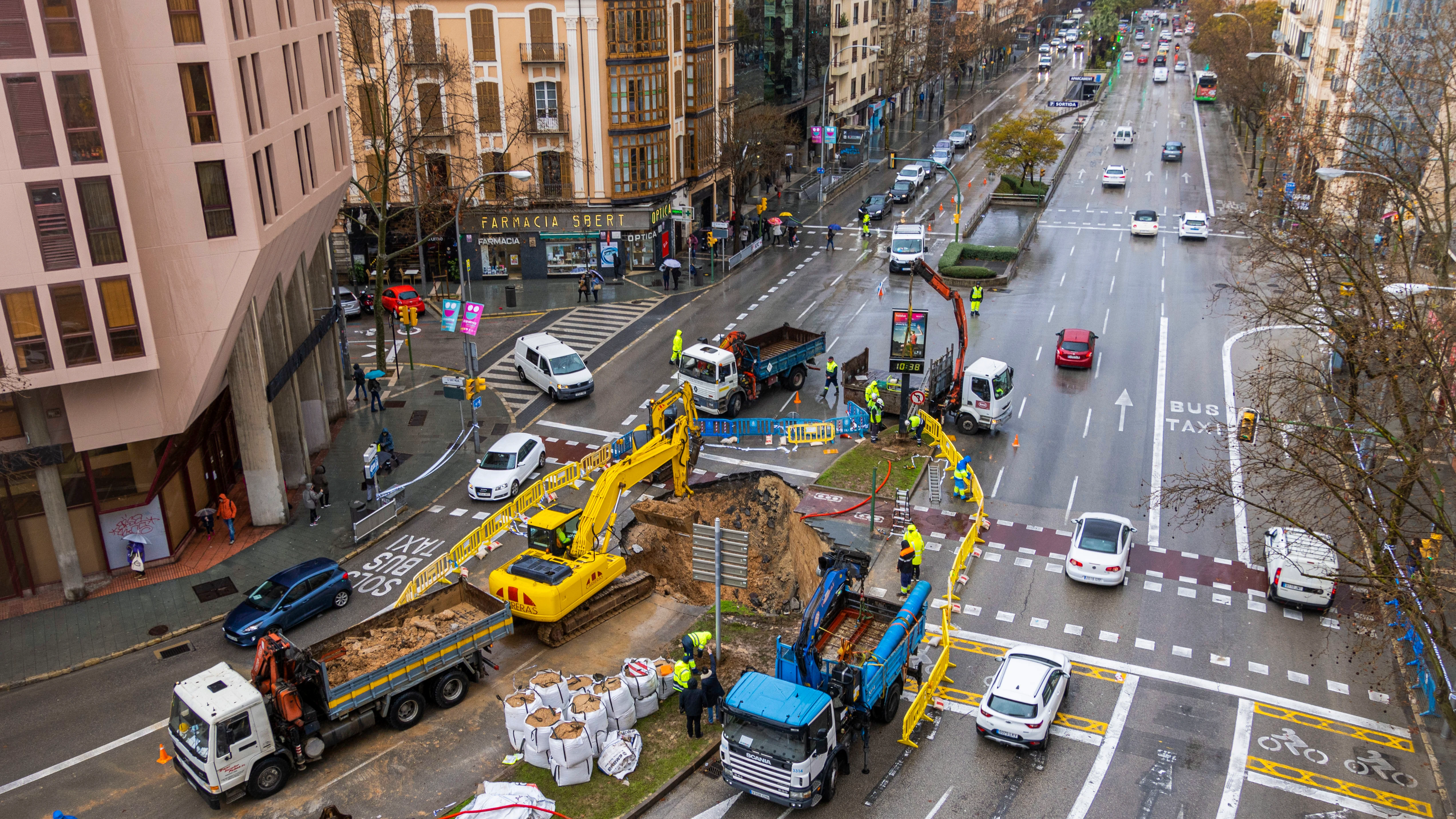 Socav&oacute;n en el centro de Palma de Mallorca