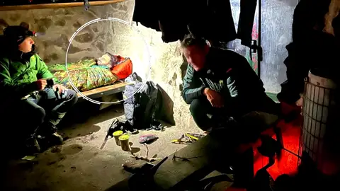 Un rescate en la montaña Un rescate en la montaña