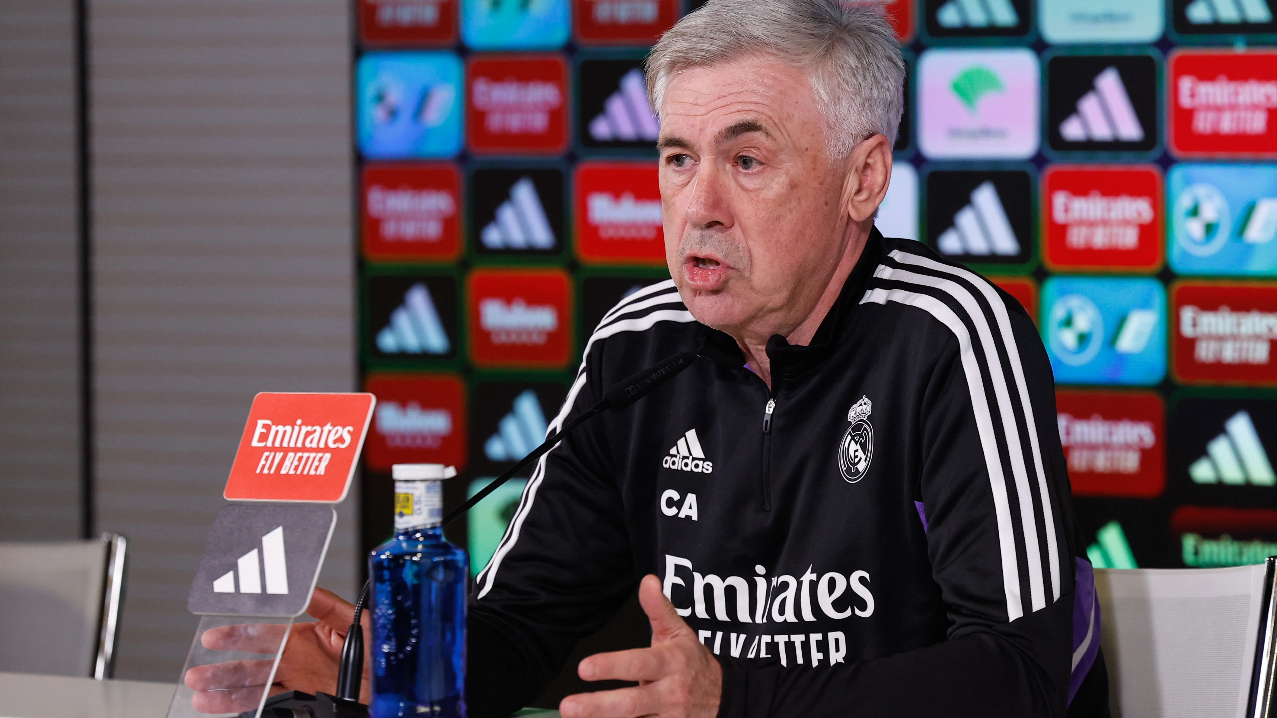 Carlo Ancelotti, en la rueda de prensa previa al duelo ante el Barcelona Carlo Ancelotti, en la rueda de prensa previa al duelo ante el Barcelona