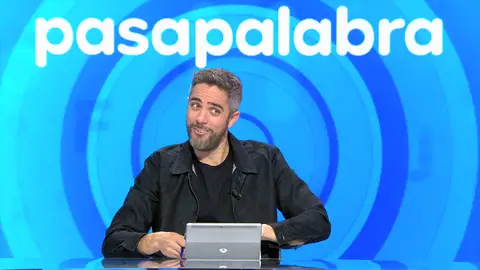 El truco de Rafa que delata a Roberto Leal en ‘La Pista’: ¡sabe antes de tiempo si ha acertado! El truco de Rafa que delata a Roberto Leal en ‘La Pista’: ¡sabe antes de tiempo si ha acertado!