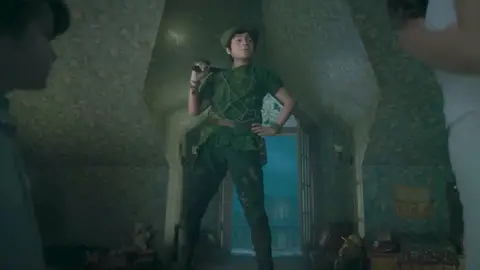 Alexander Molony como Peter Pan Alexander Molony como Peter Pan
