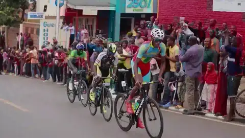 Increíble afición por el ciclismo en Ruanda Increíble afición por el ciclismo en Ruanda