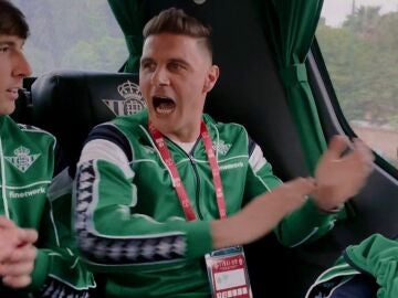 La locura vivida dentro del autobús del Betis a su llegada a la final de la Copa del Rey