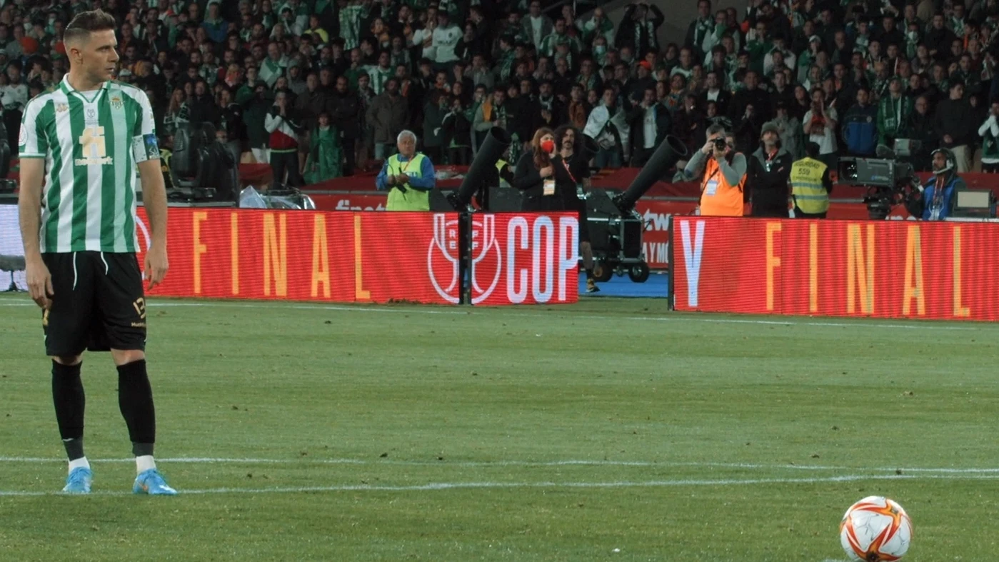 Las dudas de Joaquin antes de tirar su penalti en la final de la Copa del Rey Las dudas de Joaquin antes de tirar su penalti en la final de la Copa del Rey